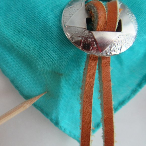 Y2K Southwestern Bandana Silver Tone Metal Conchos, Leather Fringe & Beads New - Picture 8 of 10